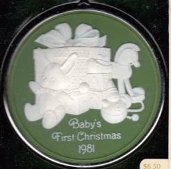 1981 Baby's First Christmas Cameo