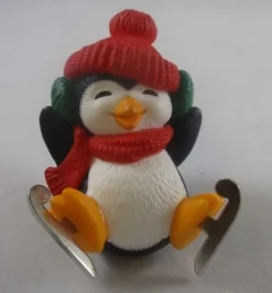 1983 Penguin On Skates *MM Christmas