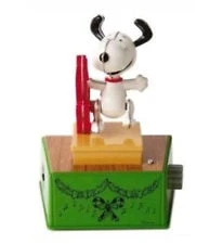 2017 Peanuts Christmas Dance Party... Snoopy